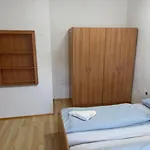 Glinska Hostel *