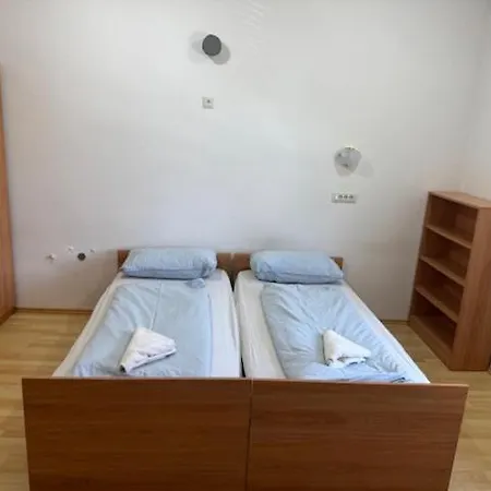 Glinska * Λιουμπλιάνα