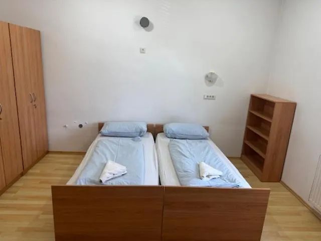 Glinska * ليوبليانا